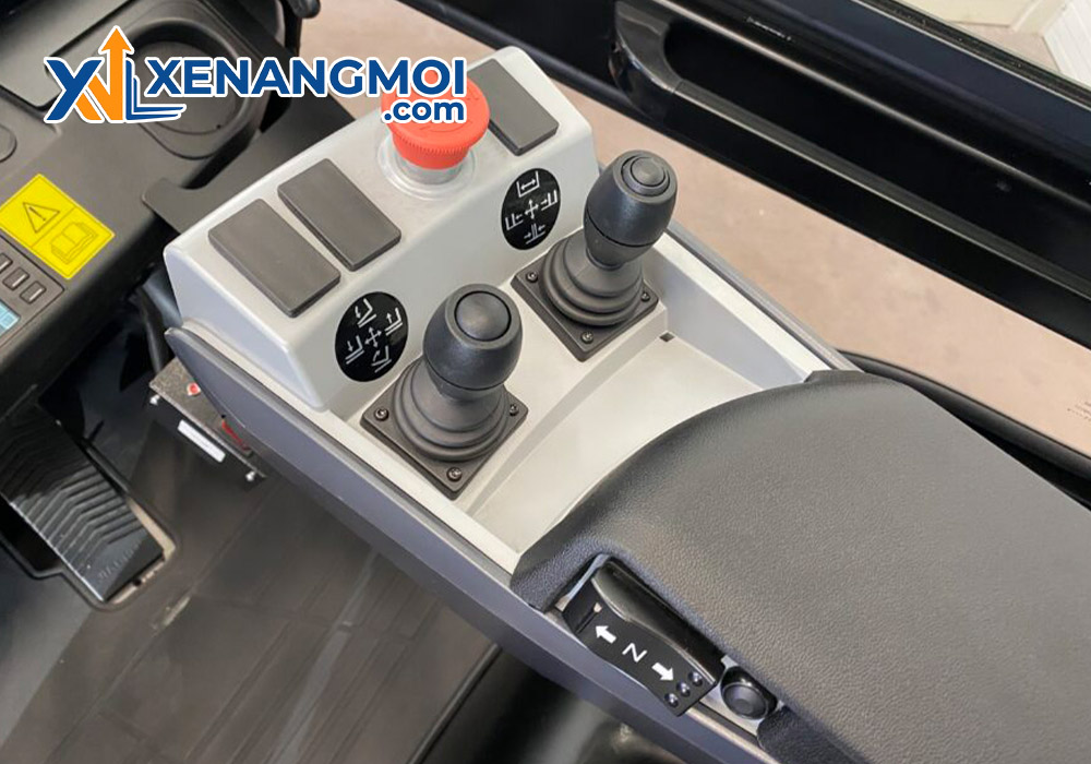 Xe nâng điện Hangcha 4.5 tấn mini 5 Bộ phận điều khiển trên xe nâng điện Hangcha 4.5 tấn mini CPD45-XEY2-SI