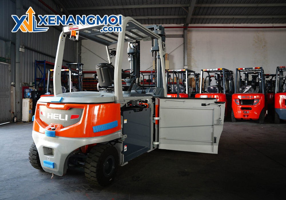 Xe nâng điện Heli 5.0 tấn mini G3 series 4 Khoang chứa pin Lithium Ion trên xe nâng điện Heli 5.0 tấn mini dòng G3