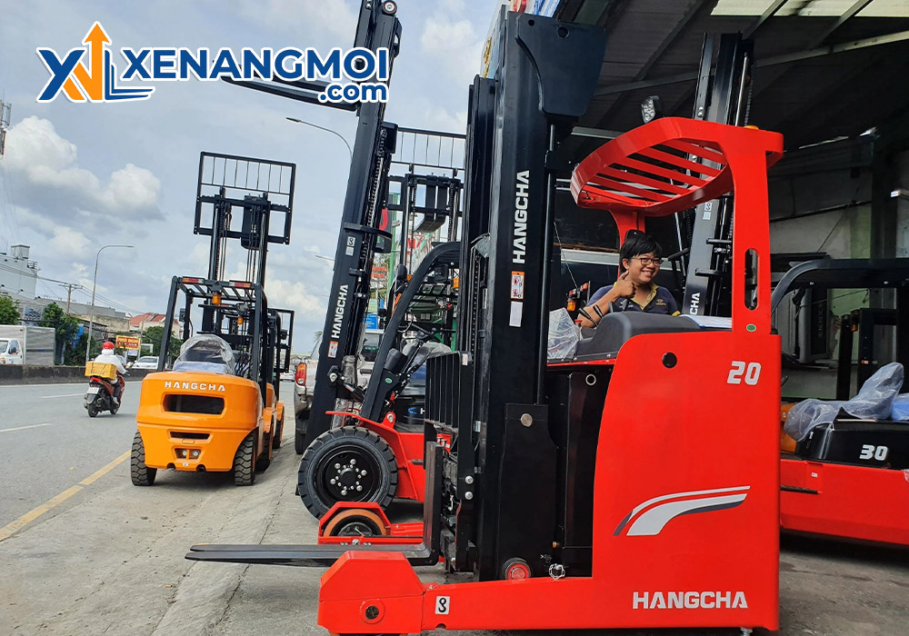 Tại sao nên chọn mua xe nâng điện mới Trung Quốc thay vì xe bãi Nhật? 5 Mẫu xe nâng điện mới Trung Quốc có thiết kế hiện đại và chắc chắn