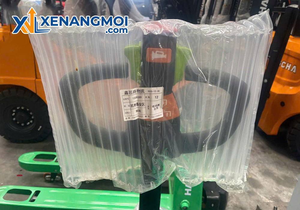 Xe nâng điện kéo tay Hangcha 3.0 tấn mini CBD30-WJ-i 3 Tay điều khiển trên xe nâng điện kéo tay Hangcha 3.0 tấn mini CBD30-WJ-i