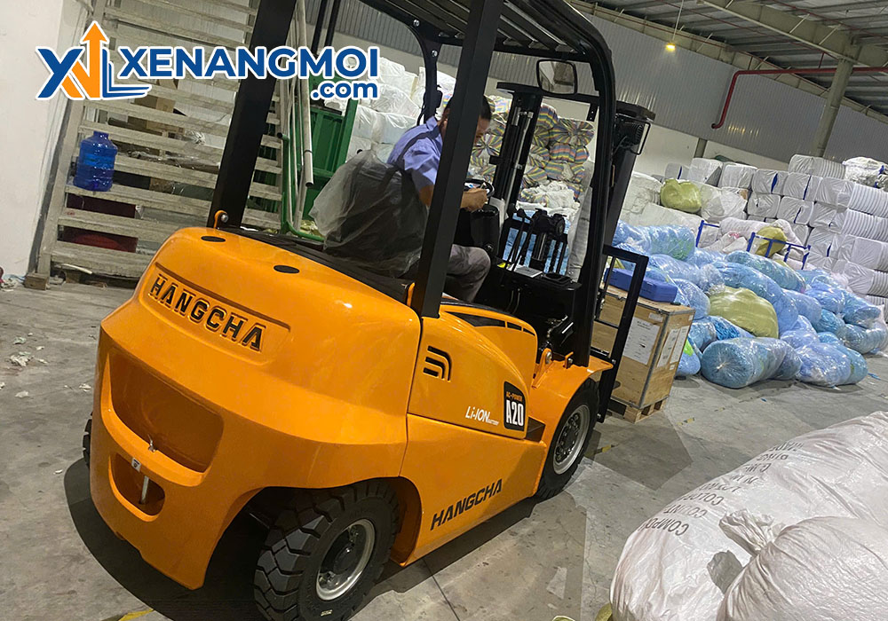 Xe nâng điện Hangcha 2.0 tấn XA series 5 Xe nâng điện Hangcha 2.0 tấn XA series ứng dụng