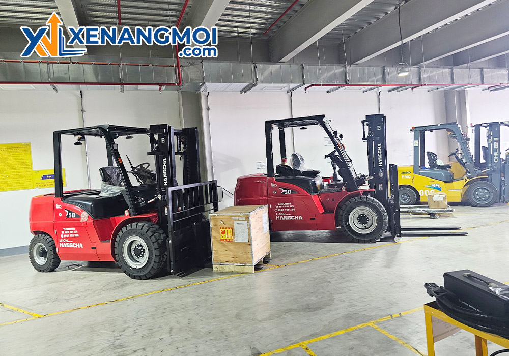 Xe nâng điện Hangcha 5.0 tấn 3 Xe nâng điện Hangcha 5.0 tấn CPD50-XEY2-SI thay thế xe nâng dầu