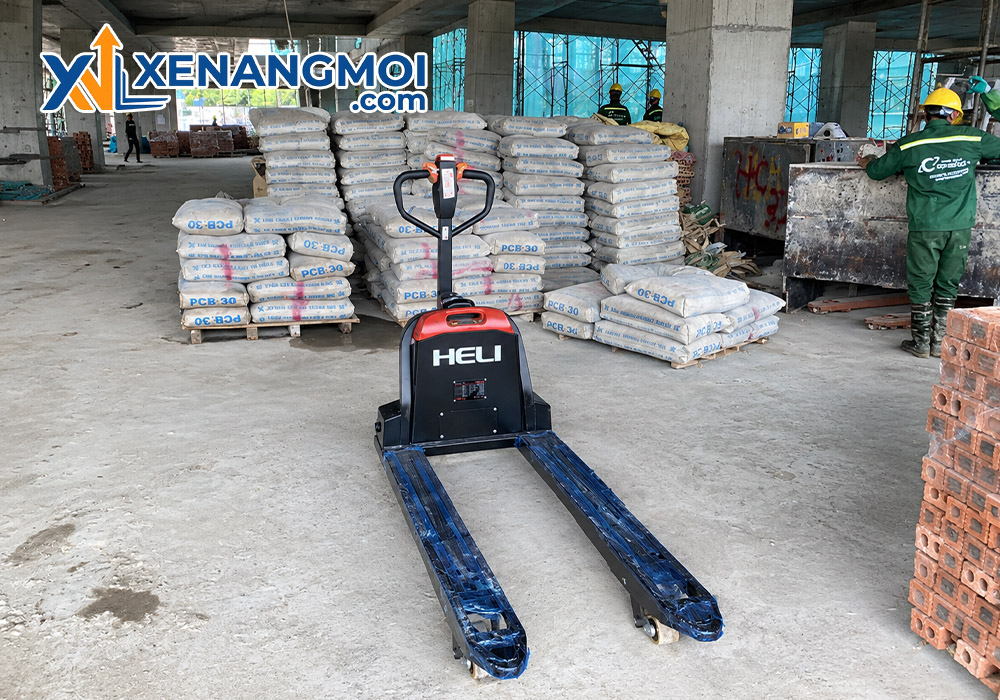 Xe nâng kéo tay điện Heli 6 Xe nâng kéo tay điện Heli CBD15J-Li-S nhập khẩu chính hãng