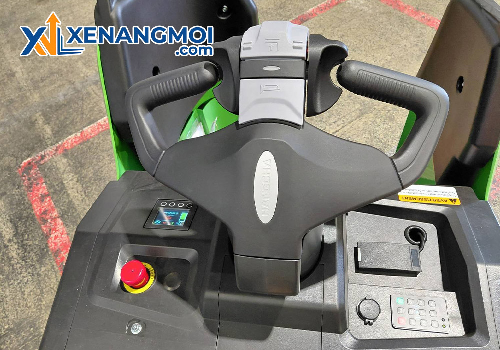 Xe nâng Pallet truck Hangcha 3.0 tấn 4 Khu vực điều khiển trên xe nâng pallet truck Hangcha 3.0 tấn CBD30-XT1S-SISU
