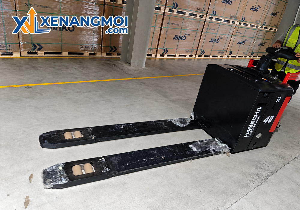 Xe nâng Pallet truck Hangcha 4.0 tấn 4 Thiết kế tổng thể xe nâng điện Hangcha 4 tấn với kiểu dáng hiện đại