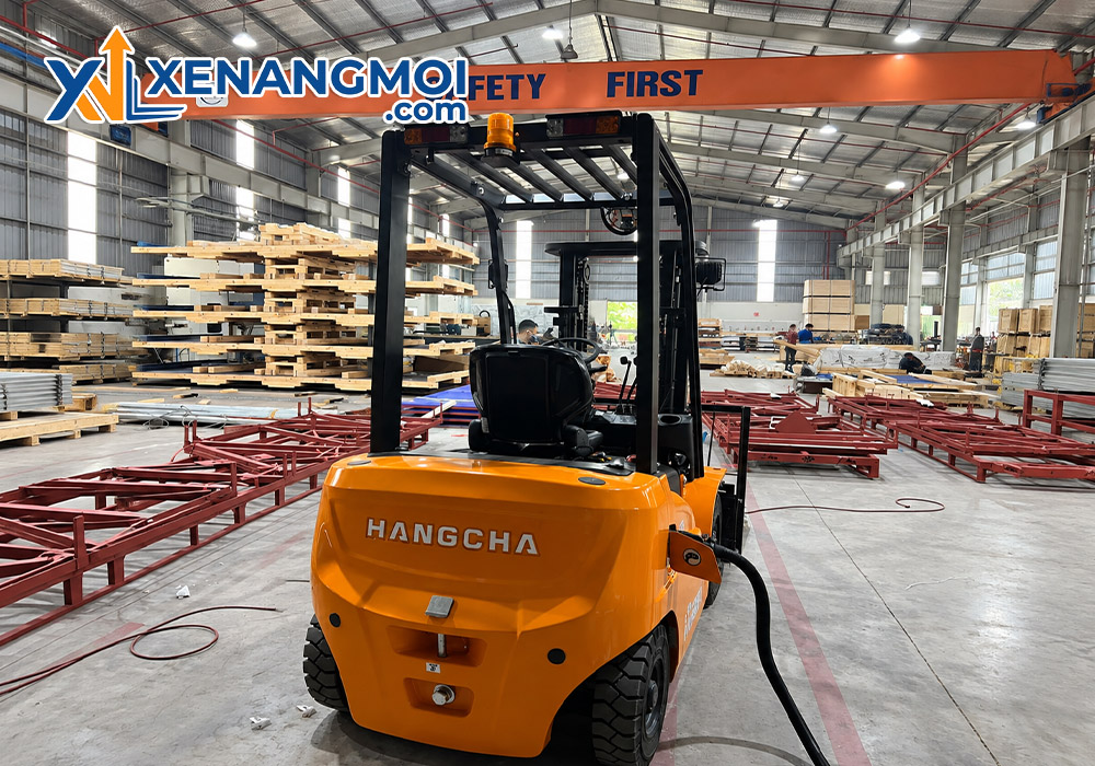 Pin Lithium-ion là gì? Cấu tạo, ưu điểm và ứng dụng trong xe nâng điện 5 Ứng dụng trên xe nâng điện của pin Lithium-ion