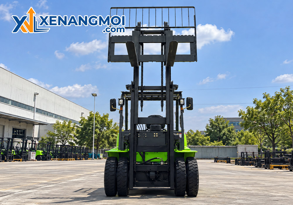 Xe nâng điện Liugong 8.0 tấn 5 Xe nâng điện Liugong 8.0 tấn phù hợp cho môi trường công nghiệp