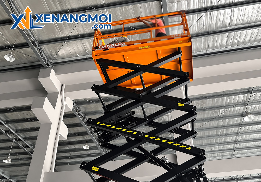 Xe nâng người dạng cắt kéo 14m Hangcha 140XEN 4 Xe nâng người dạng cắt kéo 14m Hangcha 140XEN trong kho